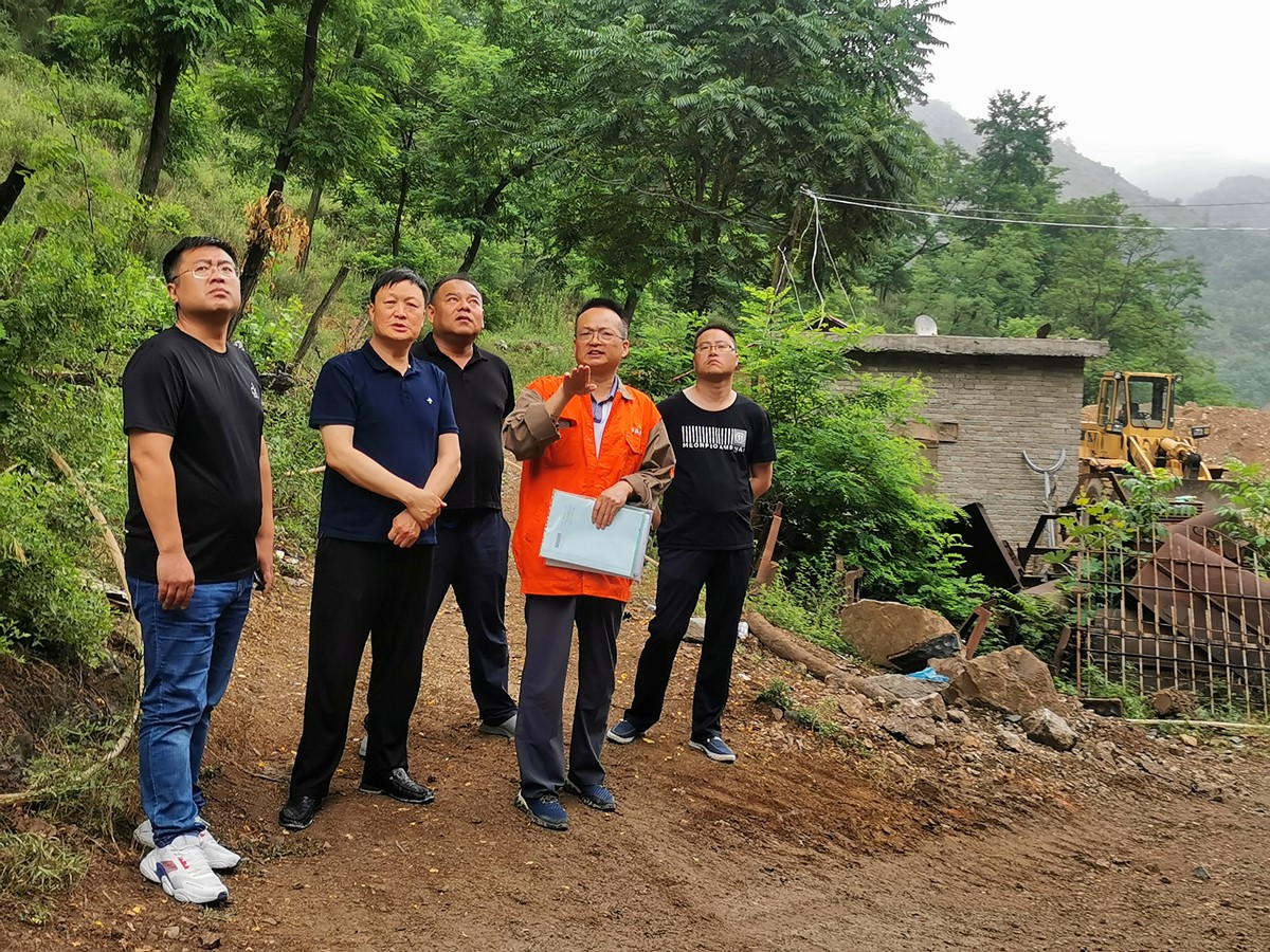 盧氏縣領(lǐng)導帶隊蒞臨盧氏中科調(diào)研指導工作 