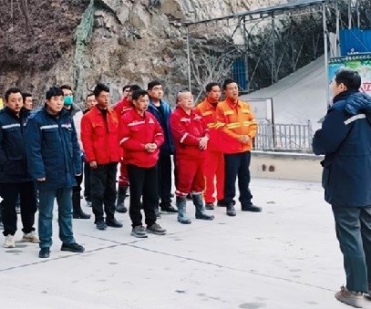 實(shí)戰(zhàn)演練，防患未“燃”｜雙河金礦開(kāi)展冬季火災(zāi)應(yīng)急預(yù)案演練